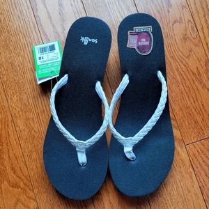 Womens Sanku Flip Flops